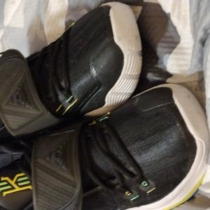 Kyrie basketball shoes